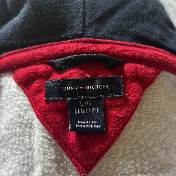 Tommy Hilfiger sweat shirt. Hoodie - Picture 4 of 7